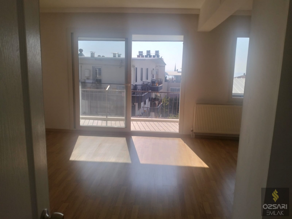 BORNOVA İNÖNÜ MAHALLESİNDE FULL YAPILI GÜNEY CEPHE KİRALIK DAİRE