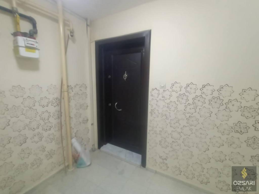 BORNOVA EVKA 4 2+1 GÜNEY CEPHE  KİRALIK DAİRE