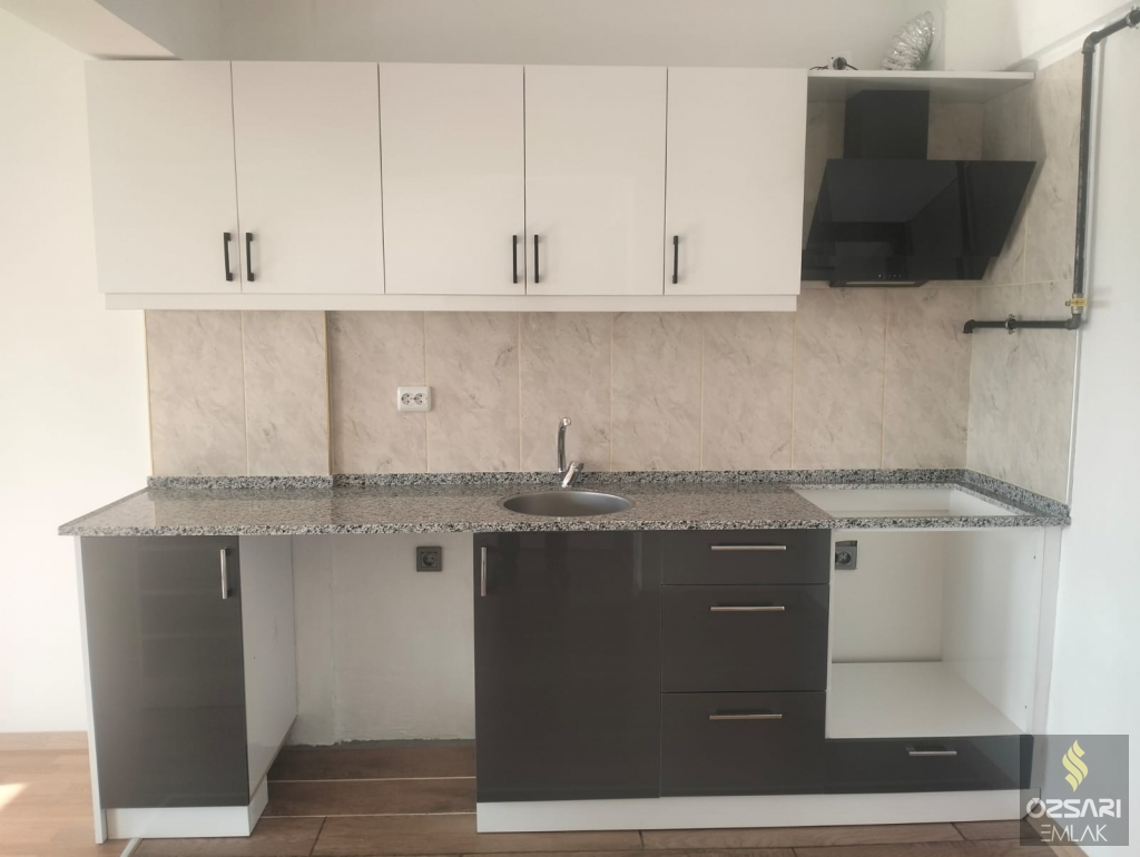 BORNOVA İNÖNÜ MAHALLESİNDE FULL YAPILI GÜNEY CEPHE KİRALIK DAİRE