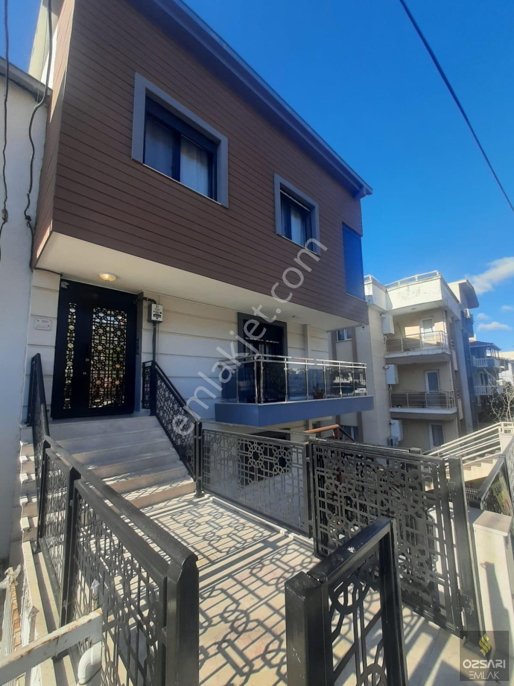 Bornova İnönü mah. 2+1 yeni yapılı kiralık Daire