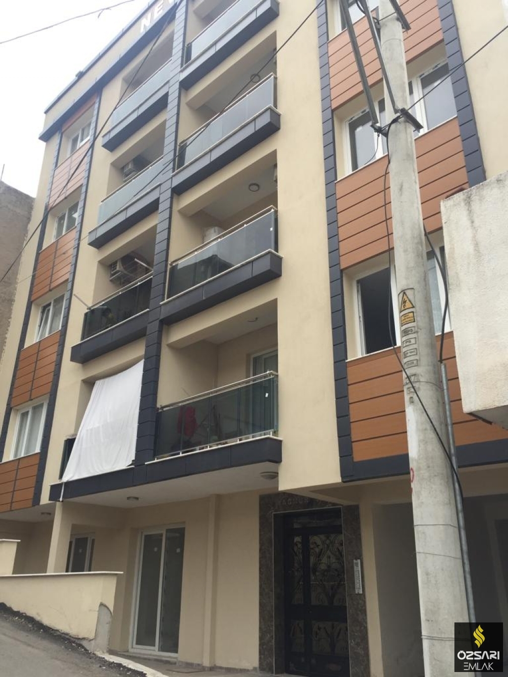 Bayraklı Çay mahallesinde 2+1 Satılık Daire