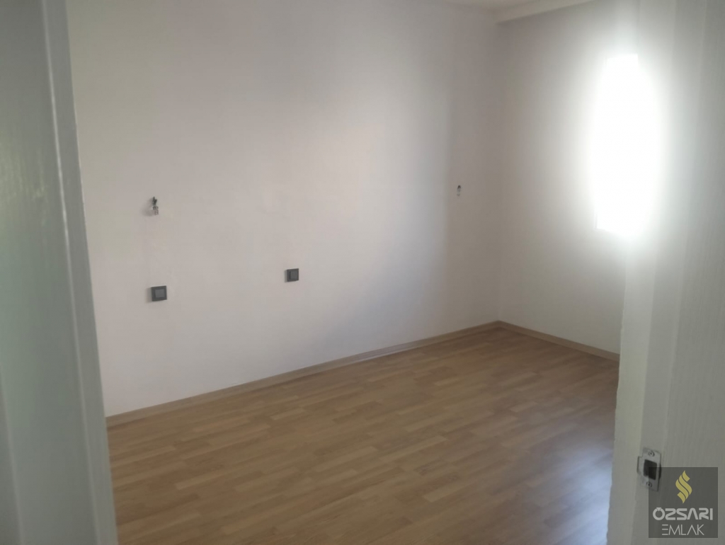 BORNOVA İNÖNÜ MAHALLESİNDE FULL YAPILI GÜNEY CEPHE KİRALIK DAİRE