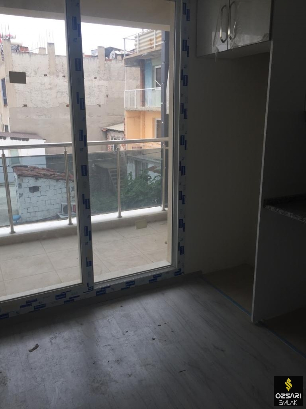 Bayraklı Çay mahallesinde 2+1 Satılık Daire