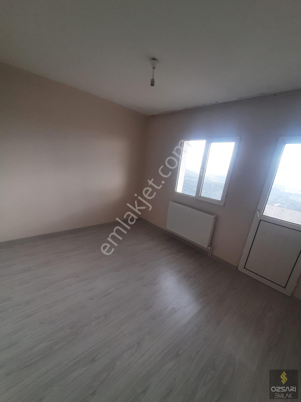 Bornova Evka4 2+1 kapalı Mutfak kiralık Daire