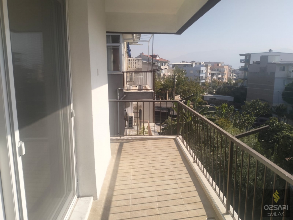 BORNOVA İNÖNÜ MAHALLESİNDE FULL YAPILI GÜNEY CEPHE KİRALIK DAİRE