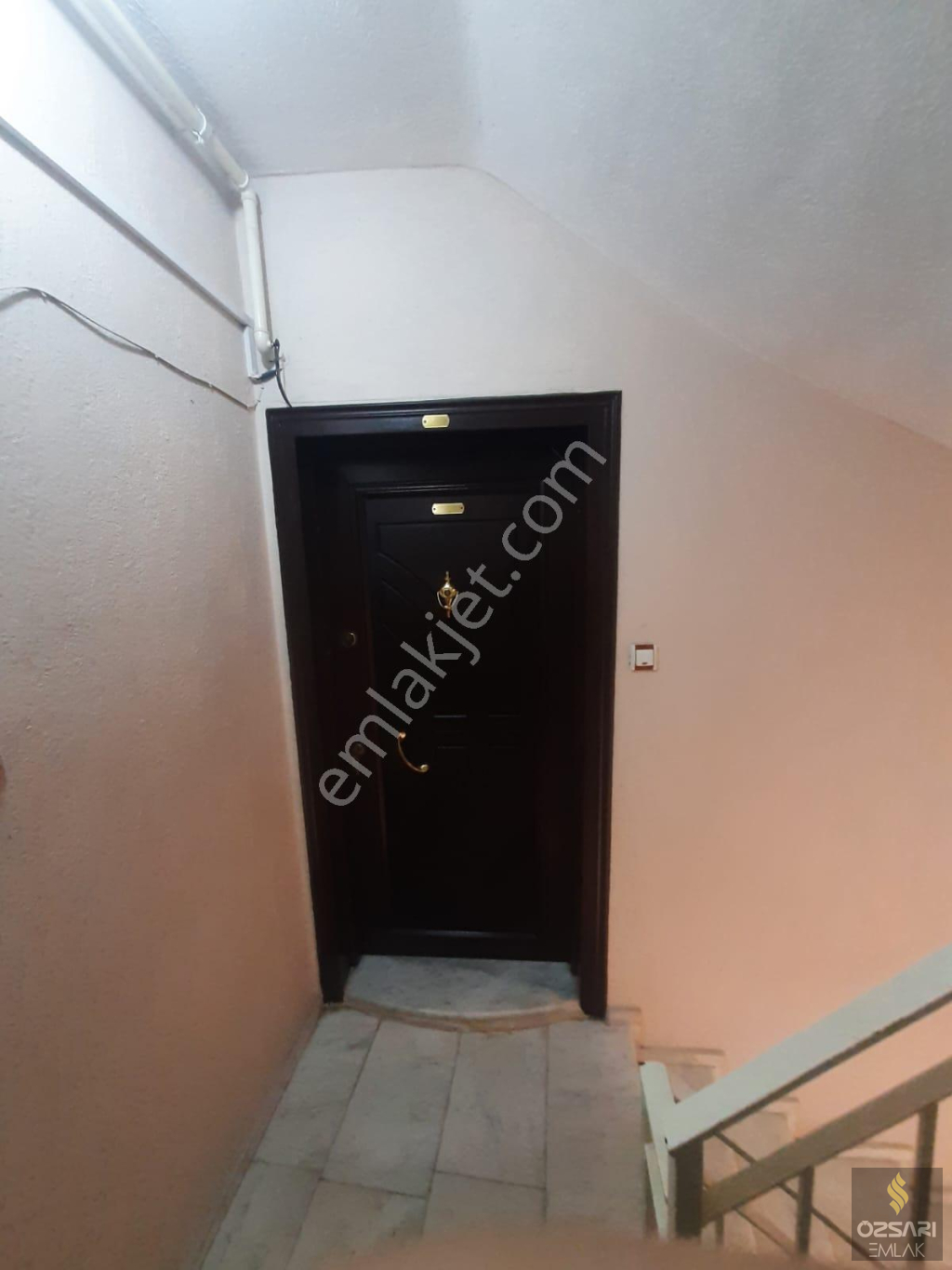 Bornova İnönü mah. 3+1 doğalgazlı kiralık Daire