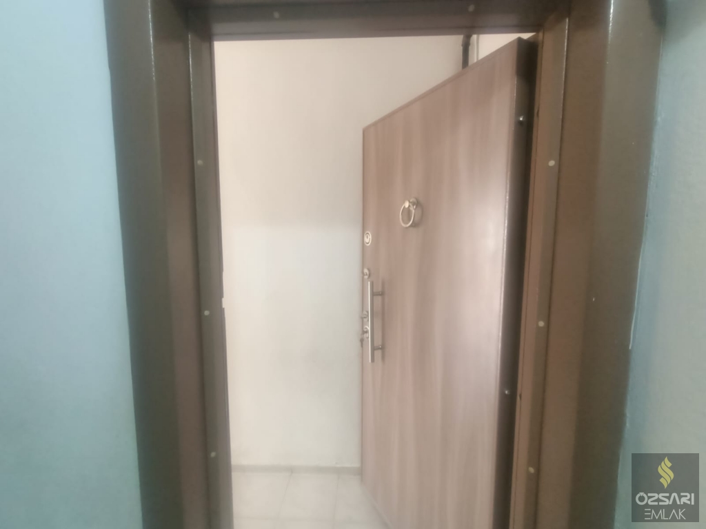 BORNOVA İNÖNÜ MAHALLESİNDE 3+1 DOĞALGAZLI KİRALIK DAİRE