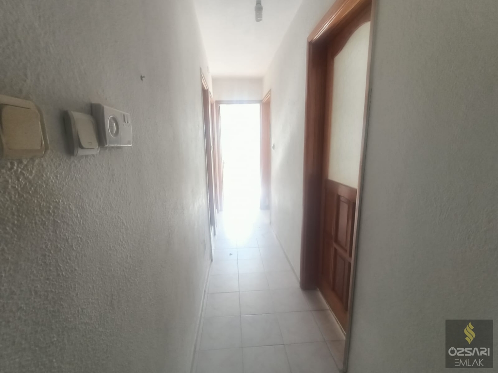 BORNOVA İNÖNÜ MAHALLESİNDE 3+1 DOĞALGAZLI KİRALIK DAİRE