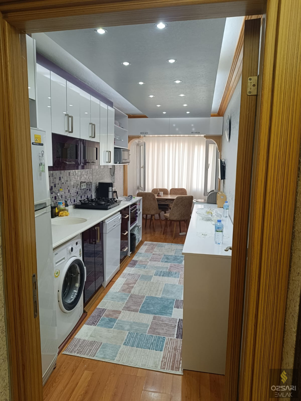 BORNOVA FATİH SULTAN MEHMET CADDESİNDE FULL YAPILI SATILIK DAİRE