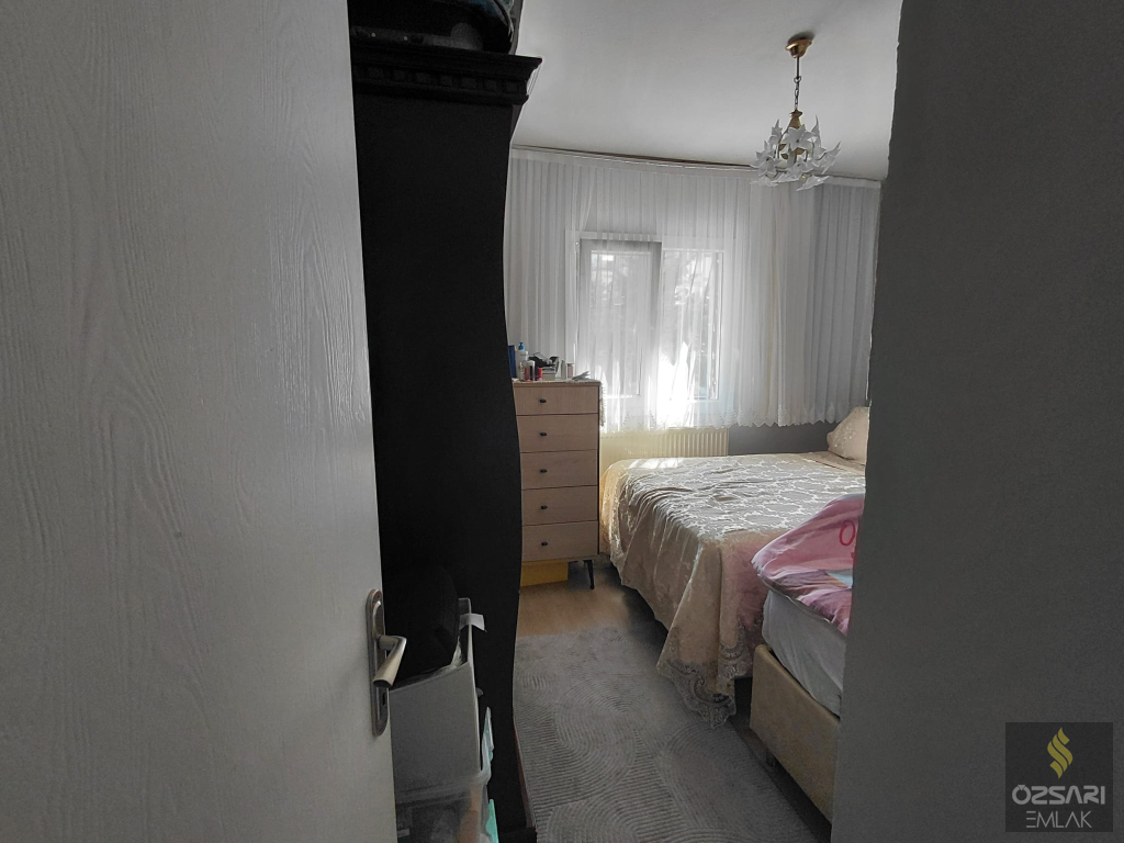 BORNOVA EVKA4 FULL YAPILI GÜNEYCEPHE 2+1 SATILIK DAİRE