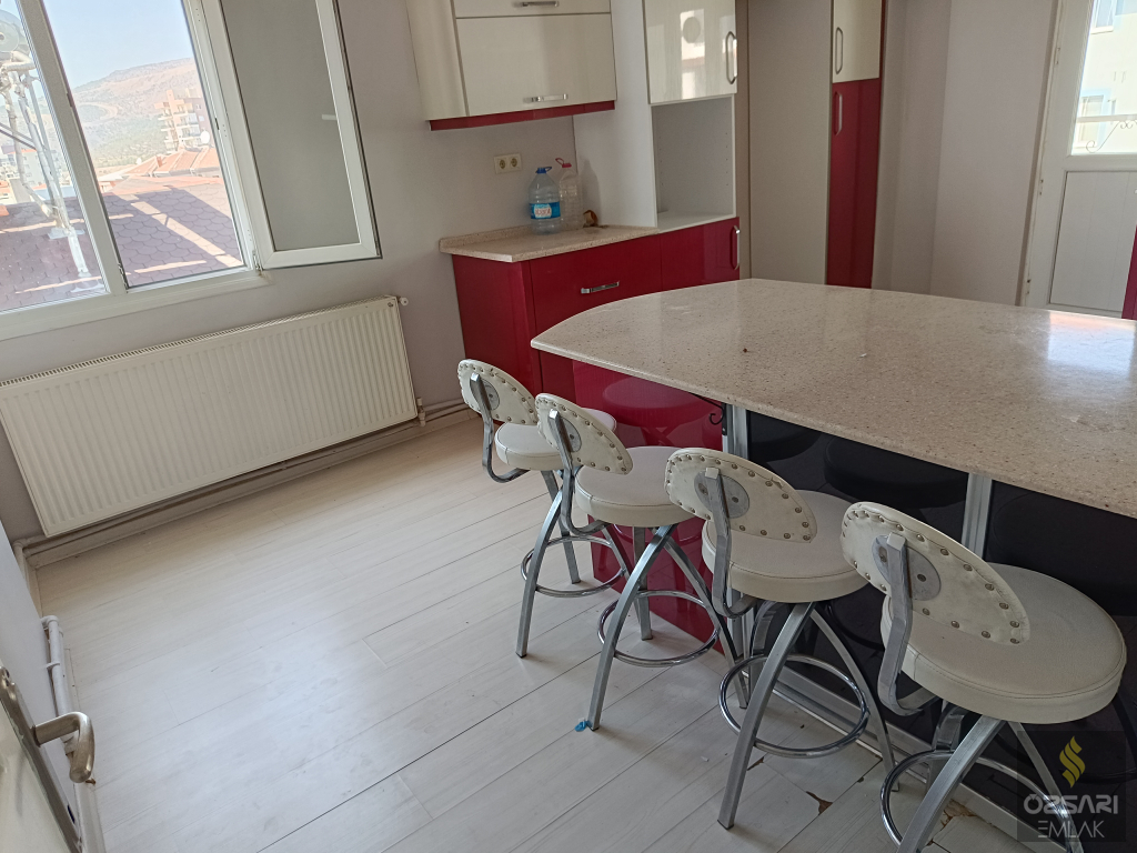 BORNOVA İNÖNÜ MAHALLESİNDE FULL YAPILI FULL DENİZ MANZARALI KİRALIK DAİRE