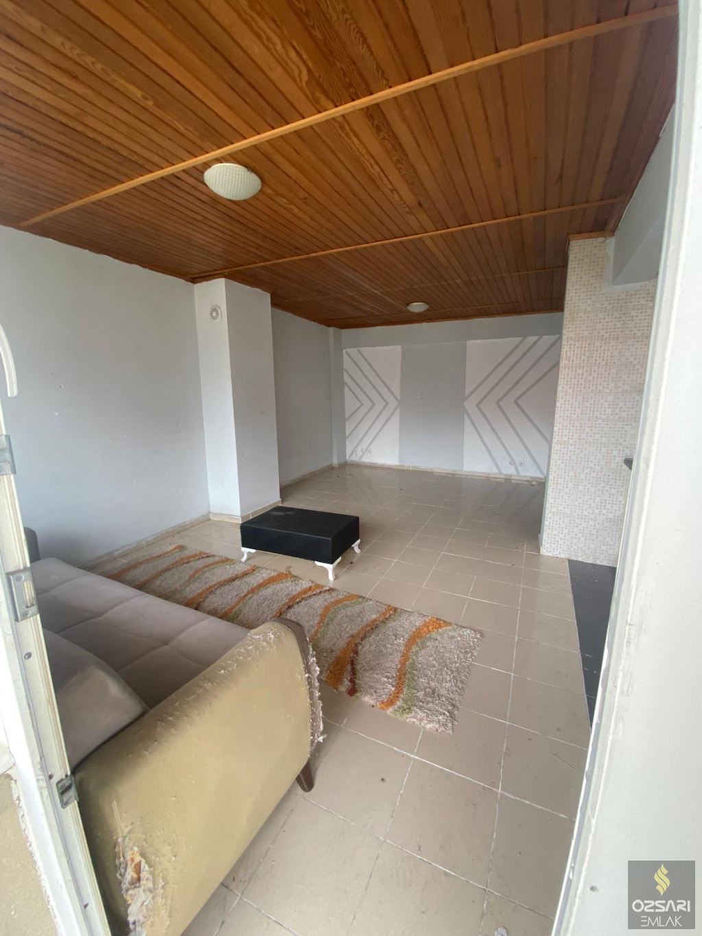 Bornova İnönü Mah. 4katlı 4daireli Komple Satılık Bina