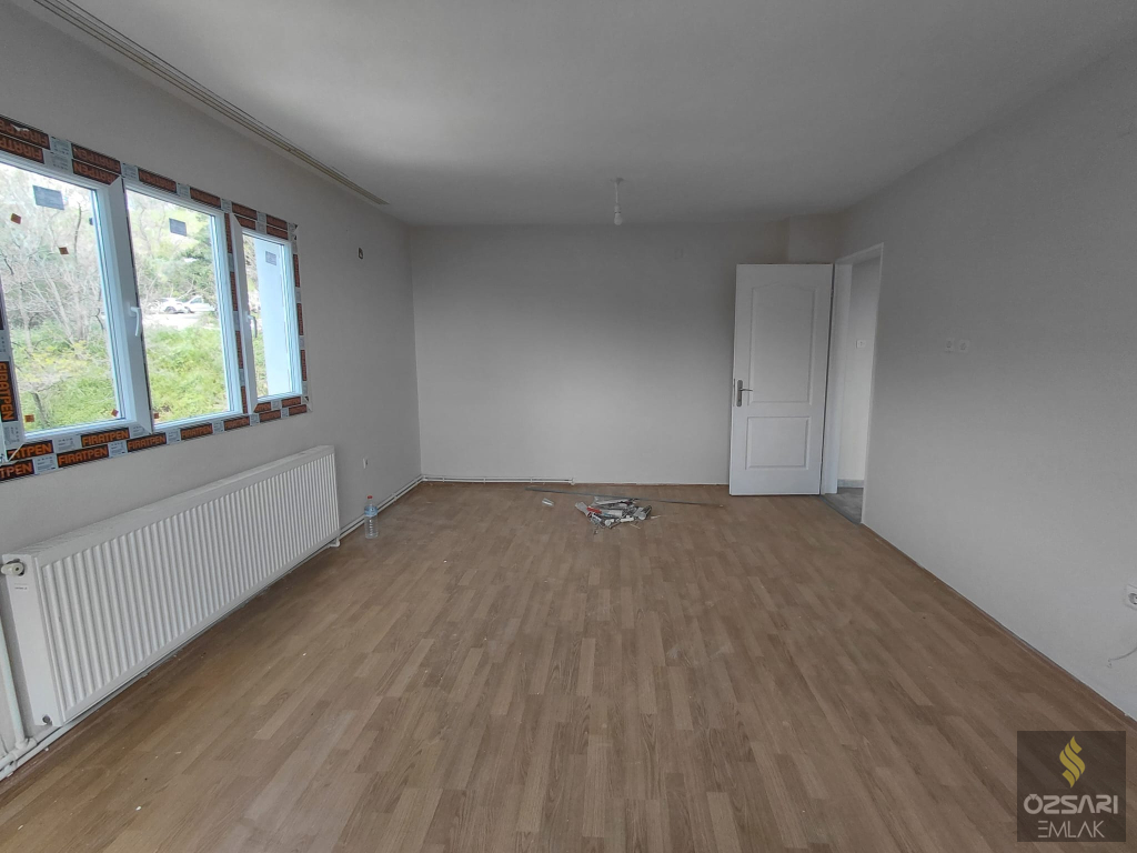 BORNOVA EVKA 4 FULL YAPILI GÜNEY CEPHE DOĞALGAZLI 3+1 KİRALIK DAİRE