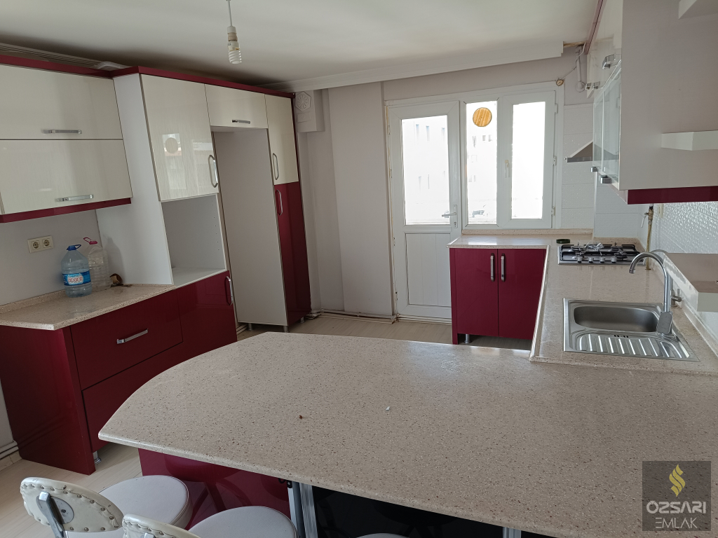 BORNOVA İNÖNÜ MAHALLESİNDE FULL YAPILI FULL DENİZ MANZARALI KİRALIK DAİRE