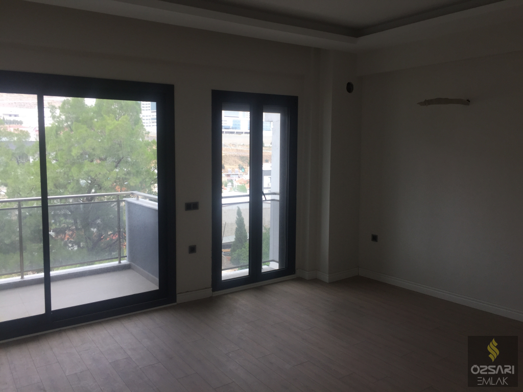 BAYRAKLI ŞEHİR HASTANESİ KARŞISI 2+1 YENİ BİNA KİRALIK DAİRE