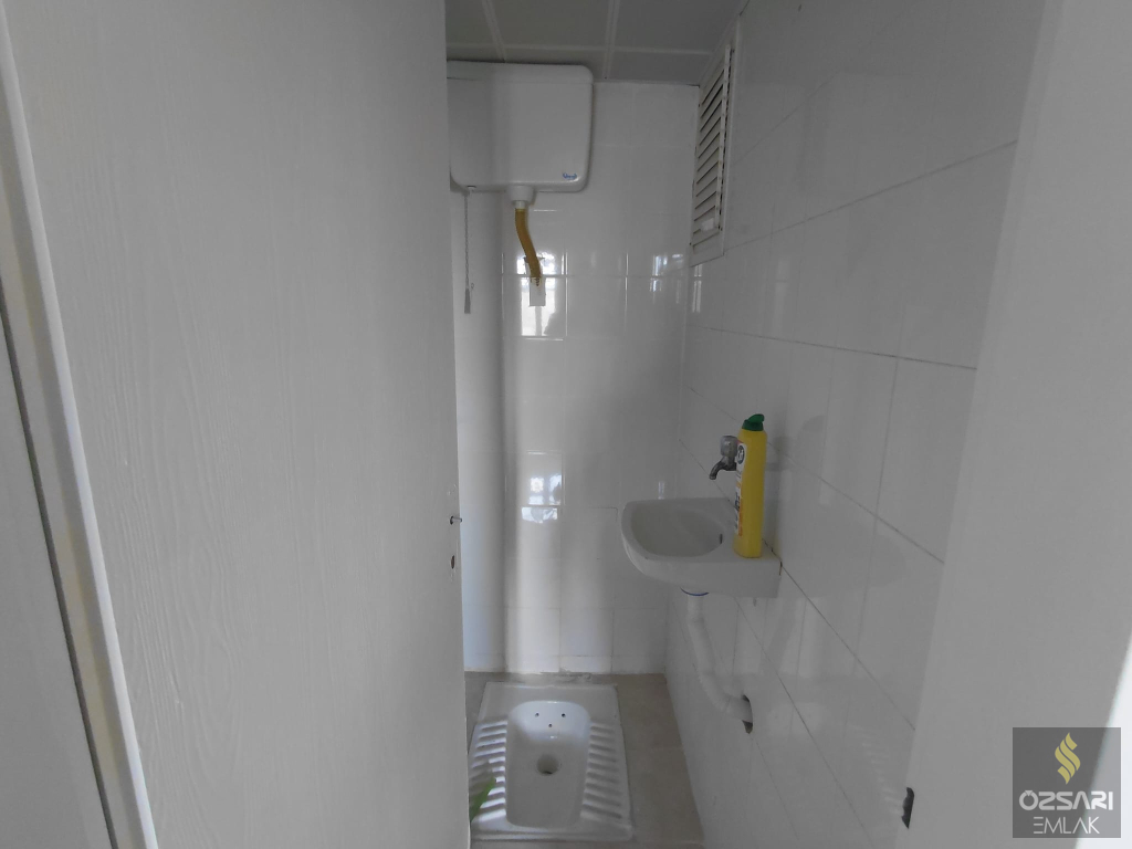 BORNOVA EVKA 4 FULL YAPILI GÜNEY CEPHE DOĞALGAZLI 3+1 KİRALIK DAİRE