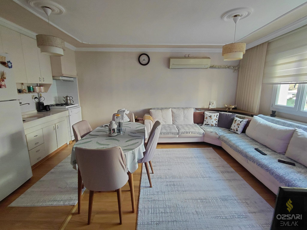 BORNOVA EVKA 4 2+1 DOĞALGAZLI SATILIK DAİRE