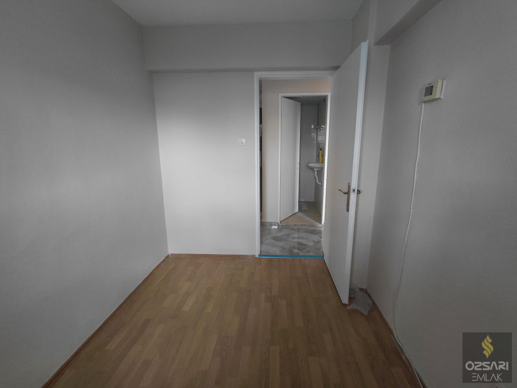 BORNOVA EVKA 4 FULL YAPILI GÜNEY CEPHE DOĞALGAZLI 3+1 KİRALIK DAİRE