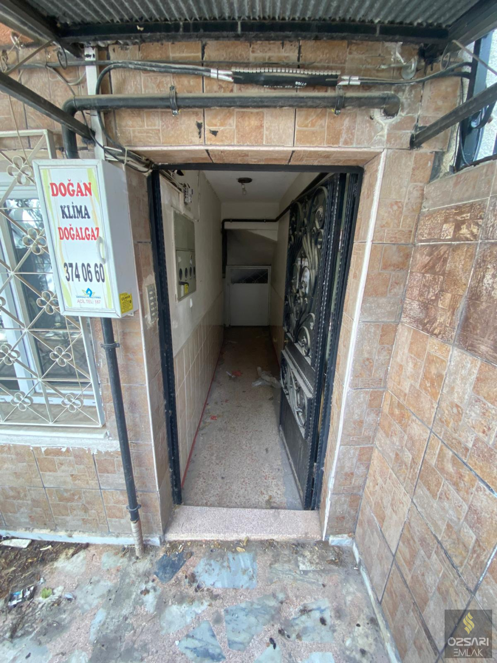 Bornova İnönü Mah. 4katlı 4daireli Komple Satılık Bina