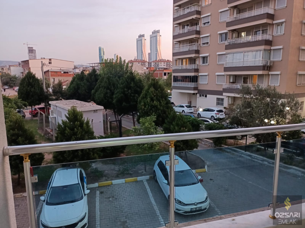 Bayraklı Adalet mah. 3+1 yapılı doğalgazlı kiralık Daire