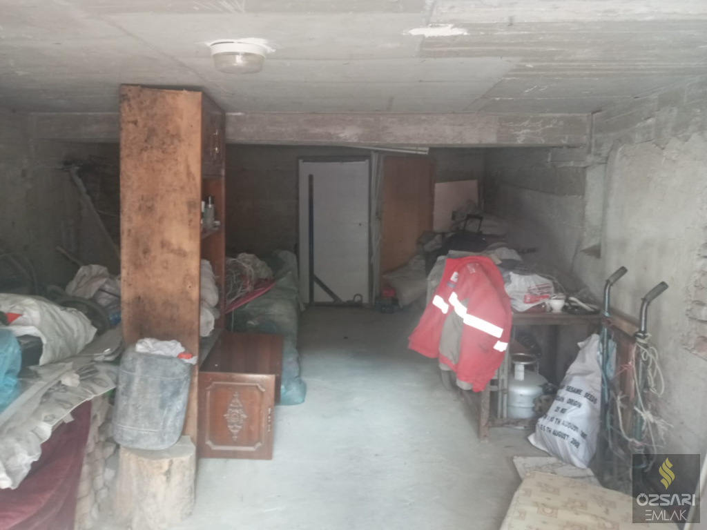 ALTINDAĞDA RESMİ İKİ KAT İMARLI SATILIK BİNA