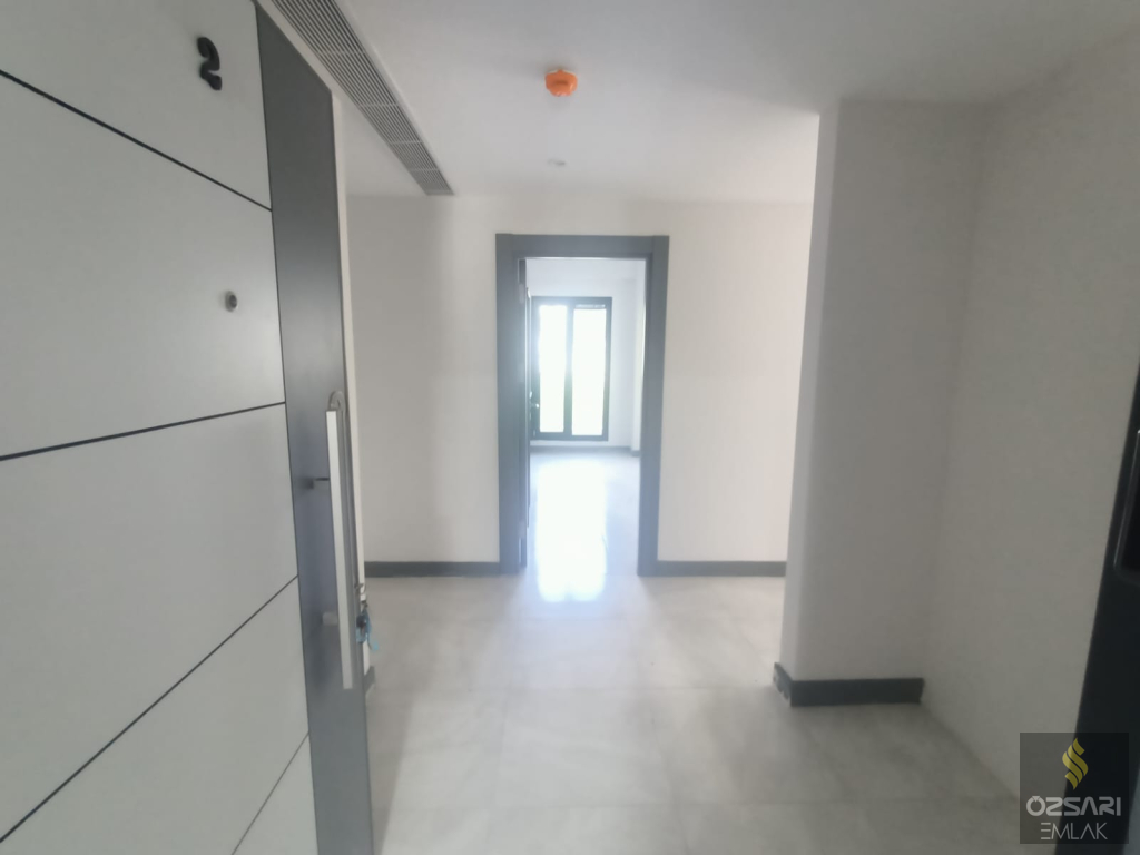 BAYRAKLI\\\'DA YÜZBAŞI HAKKI CADDESİNE YAKIN 3+1 SIFIR DAİRE