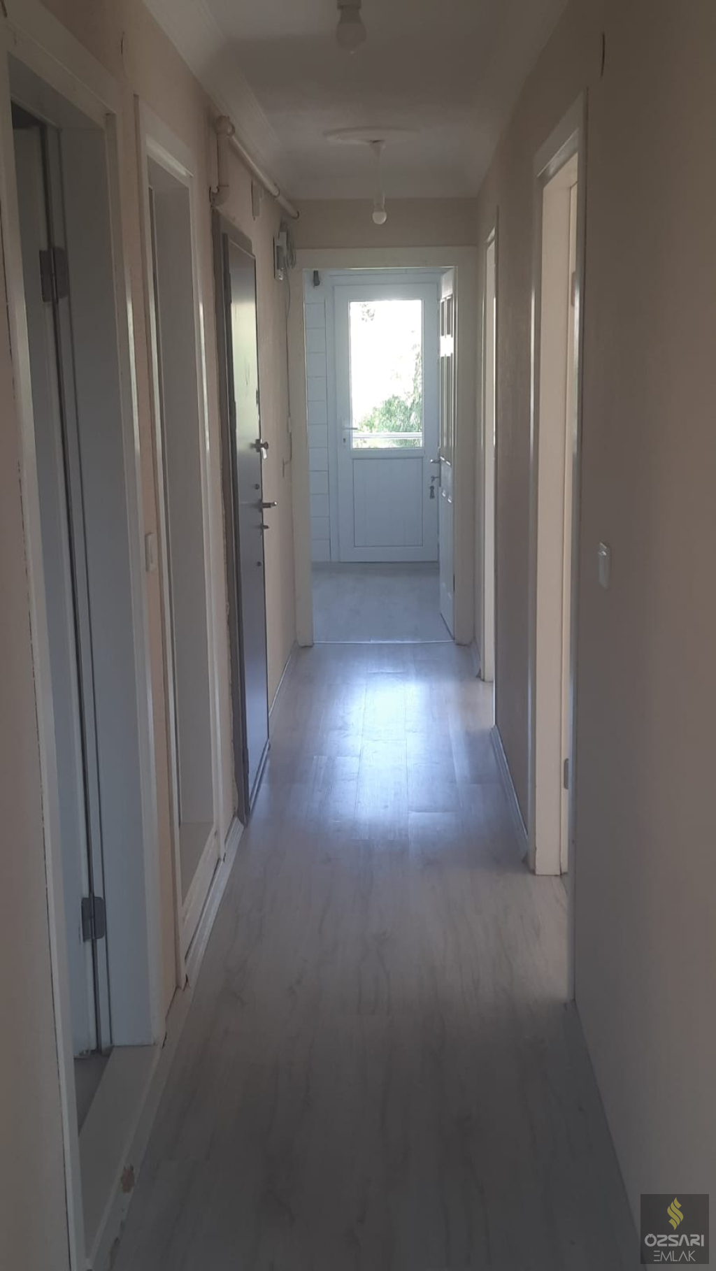 Bornova Atatürk mah. kiralık 3+1 doğalgazlı ve klimalı daire