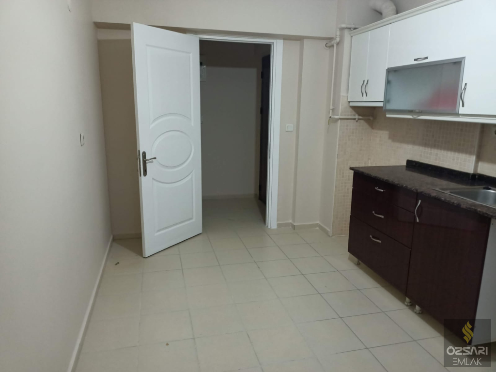 Bayraklı Adalet mah. 3+1 yapılı doğalgazlı kiralık Daire