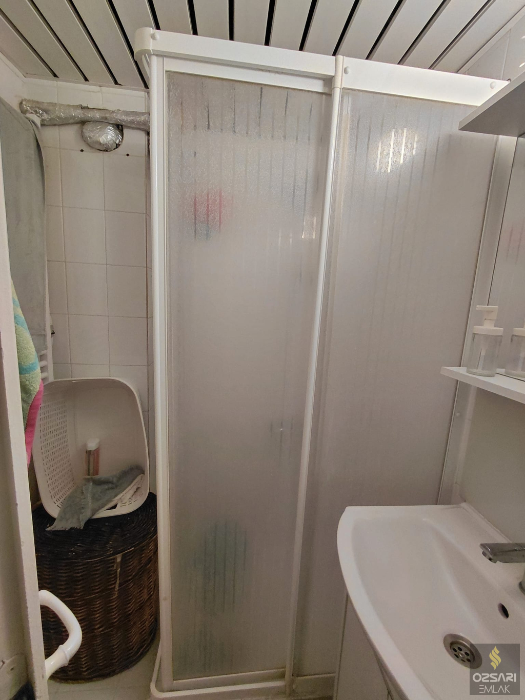 BORNOVA EVKA 4 2+1 DOĞALGAZLI SATILIK DAİRE