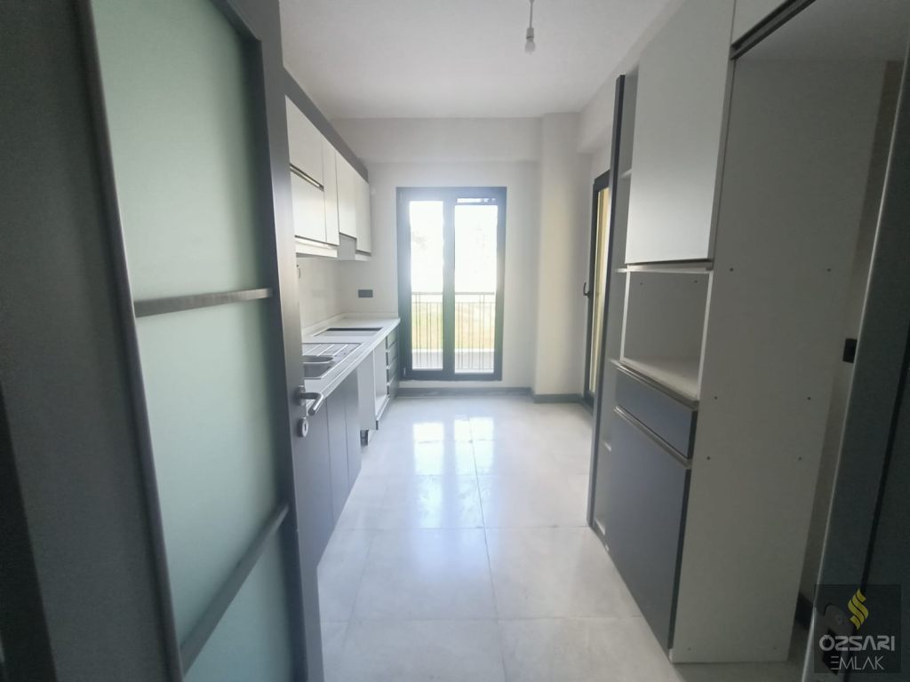 BAYRAKLI\\\'DA YÜZBAŞI HAKKI CADDESİNE YAKIN 3+1 SIFIR DAİRE