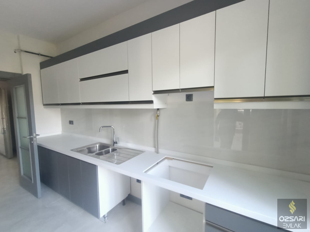 BAYRAKLI\\\'DA YÜZBAŞI HAKKI CADDESİNE YAKIN 3+1 SIFIR DAİRE