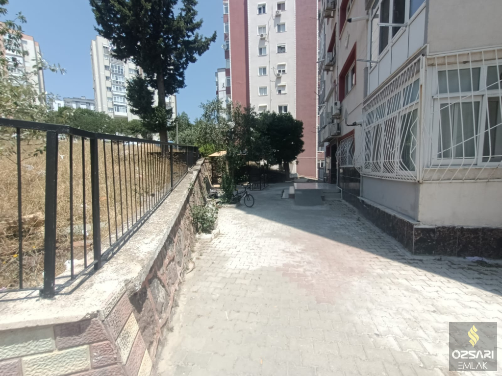 BORNOVA EVKA4 2+1 KAPALI MUTFAK YAPILI SATILIK DAİRE