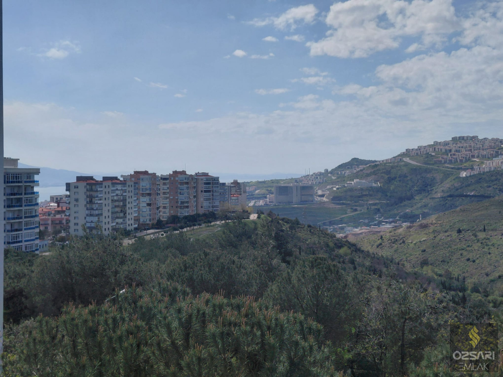 BORNOVA EVKA 4 FULL YAPILI GÜNEY CEPHE DOĞALGAZLI 3+1 KİRALIK DAİRE