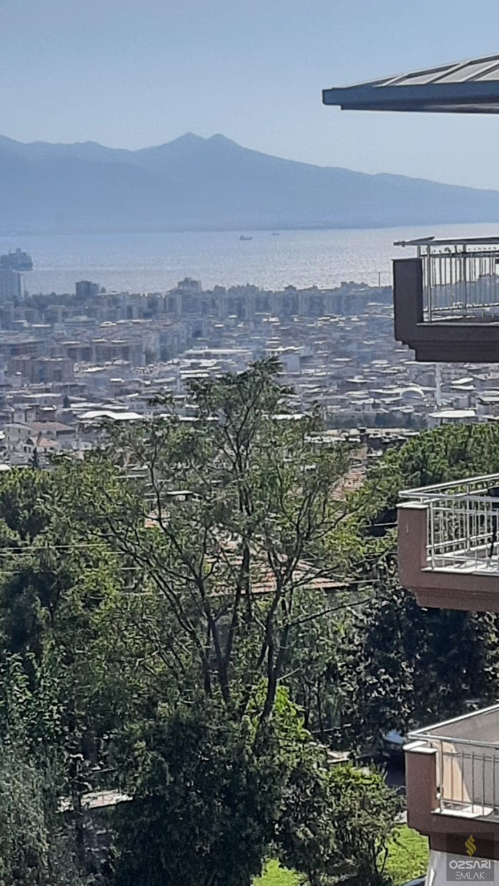 Bornova Atatürk mah. kiralık 3+1 doğalgazlı ve klimalı daire