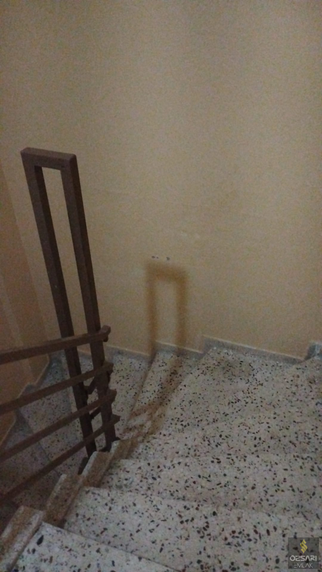 BORNOVA ATATÜRK MAH. 1+1, 100M2, EŞYALI KİRALIK DAİRE