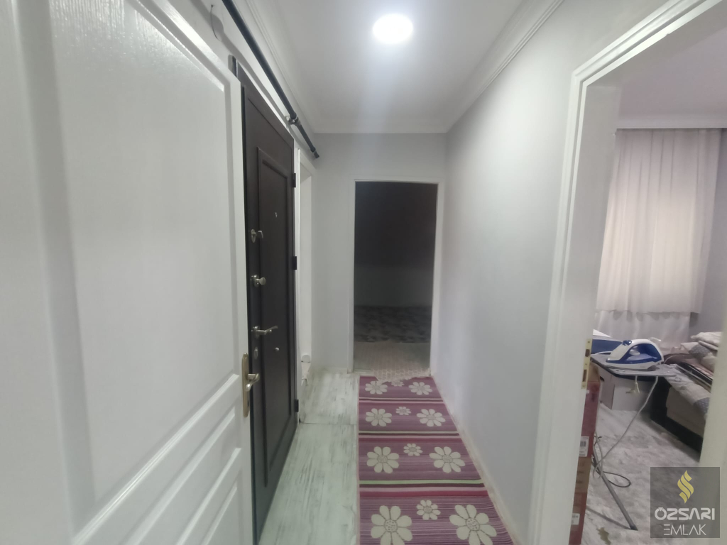 BORNOVA ÇAMDİBİ YILDIRIM BEYAZITTA SATILIK FERAH YAPILI 2+1 SATILIK KUPON DAİRE