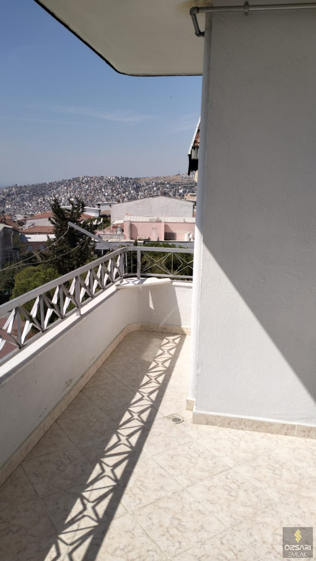 Bornova Atatürk mah. 4+1 kiralık içi yapılı manzaralı Dubleks Daire