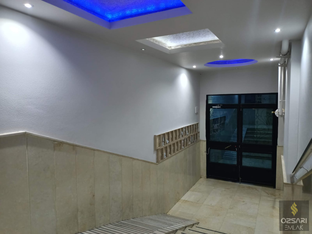 Bayraklı Adalet mah. 3+1 yapılı doğalgazlı kiralık Daire