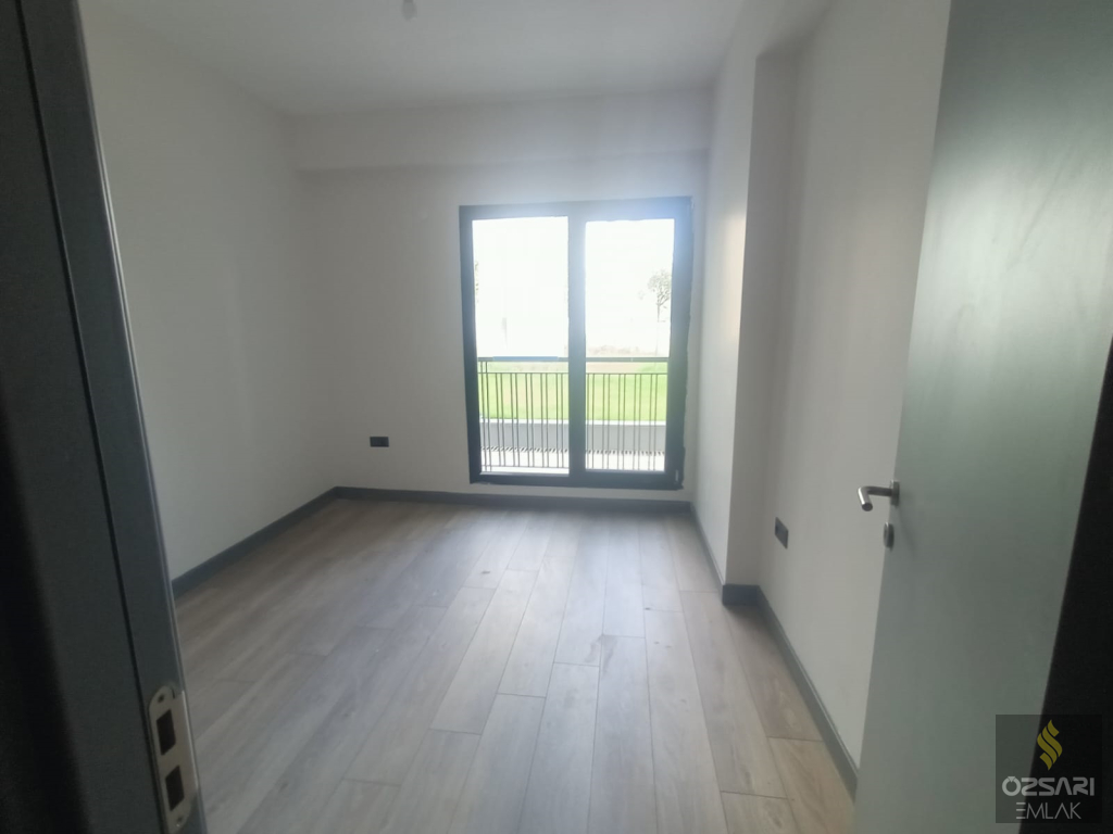 BAYRAKLI\\\'DA YÜZBAŞI HAKKI CADDESİNE YAKIN 3+1 SIFIR DAİRE