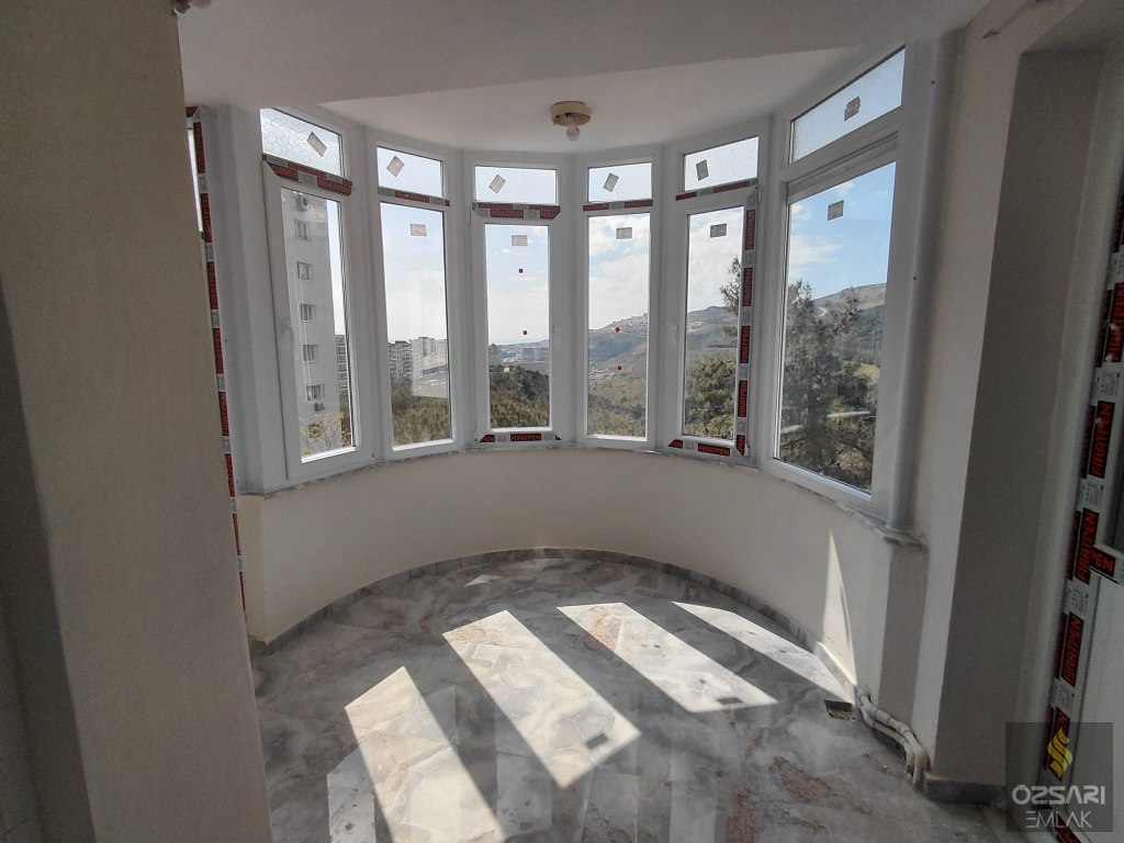 BORNOVA EVKA 4 FULL YAPILI GÜNEY CEPHE DOĞALGAZLI 3+1 KİRALIK DAİRE