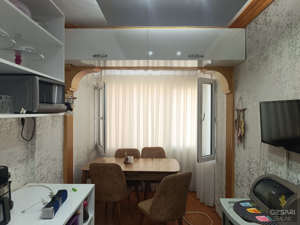BORNOVA FATİH SULTAN MEHMET CADDESİNDE FULL YAPILI SATILIK DAİRE