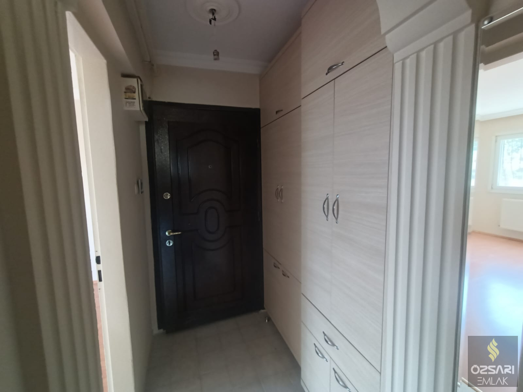 BORNOVA EVKA4 2+1 KAPALI MUTFAK YAPILI SATILIK DAİRE