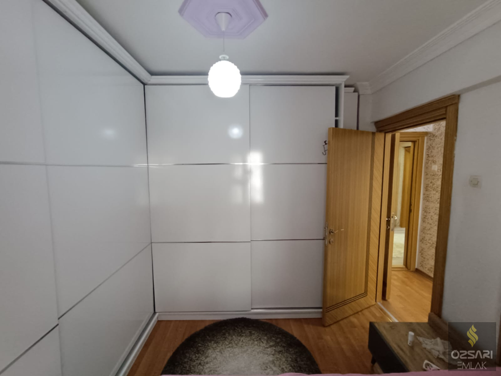 BORNOVA FATİH SULTAN MEHMET CADDESİNDE FULL YAPILI SATILIK DAİRE