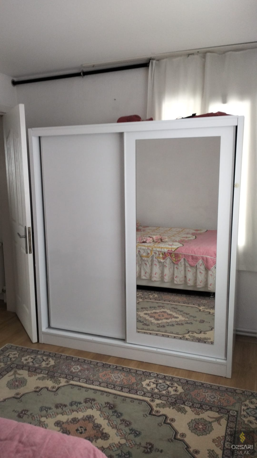 BORNOVA ATATÜRK MAH. 1+1, 100M2, EŞYALI KİRALIK DAİRE