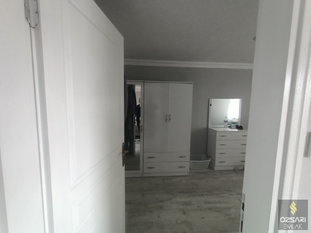 BORNOVA ÇAMDİBİ YILDIRIM BEYAZITTA SATILIK FERAH YAPILI 2+1 SATILIK KUPON DAİRE