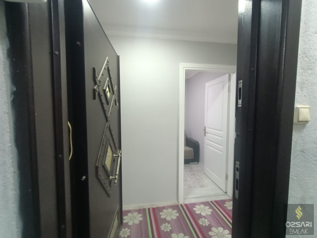 BORNOVA ÇAMDİBİ YILDIRIM BEYAZITTA SATILIK FERAH YAPILI 2+1 SATILIK KUPON DAİRE