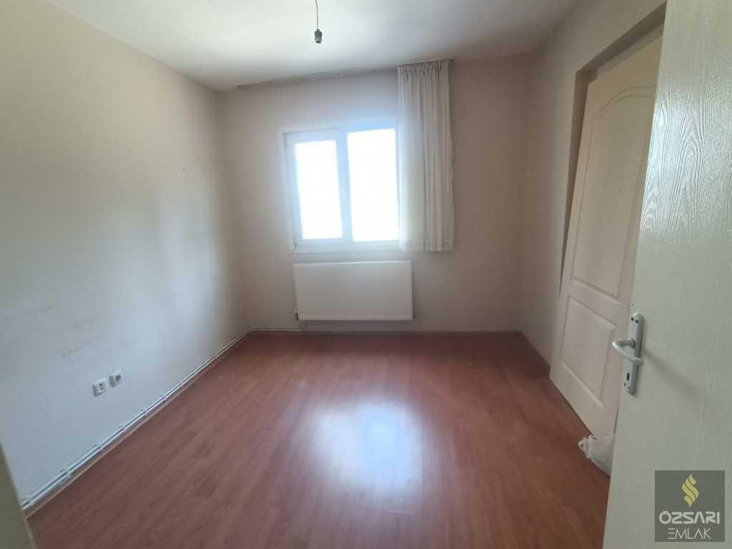 BORNOVA EVKA4 2+1 KAPALI MUTFAK YAPILI SATILIK DAİRE