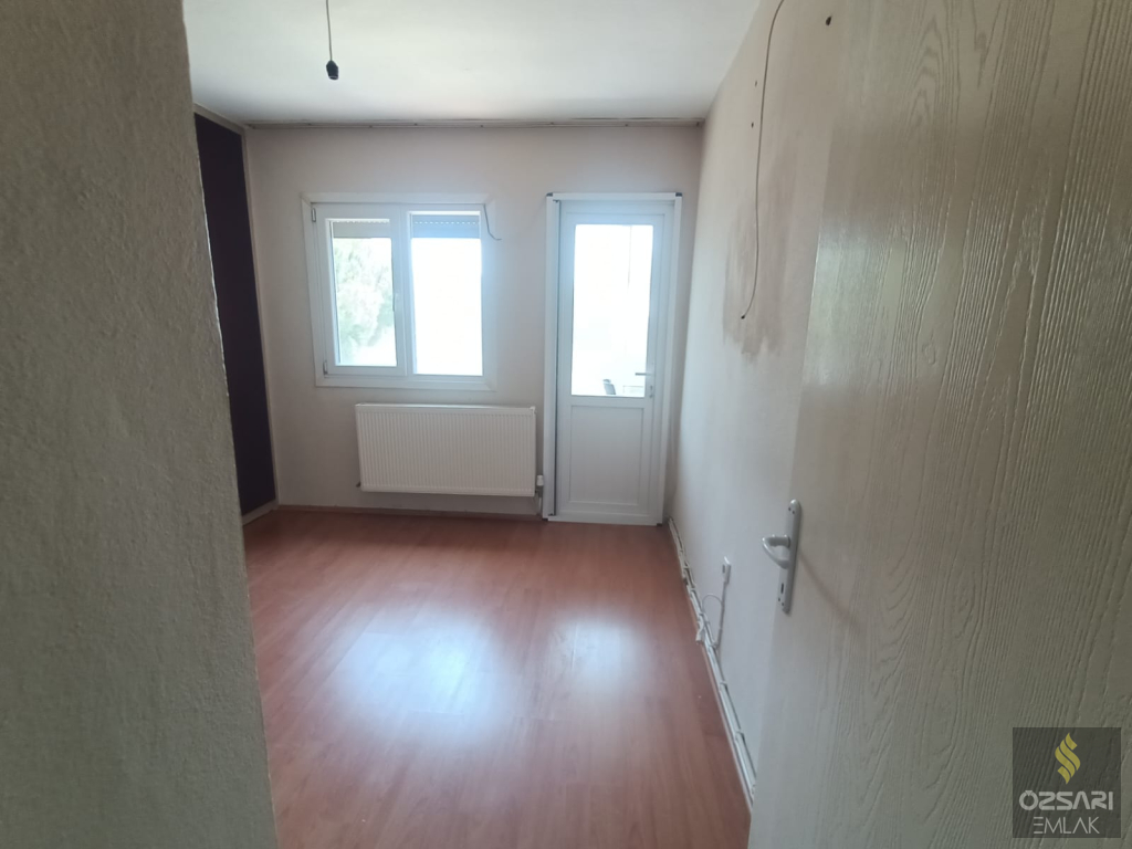 BORNOVA EVKA4 2+1 KAPALI MUTFAK YAPILI SATILIK DAİRE
