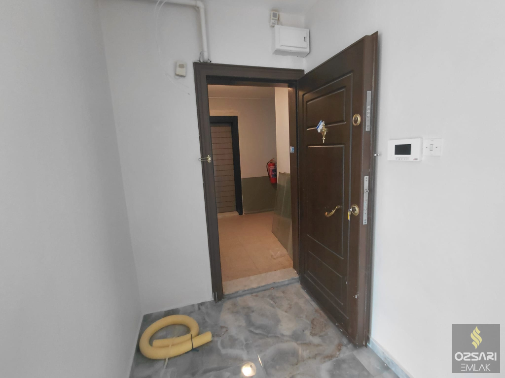 BORNOVA EVKA 4 FULL YAPILI GÜNEY CEPHE DOĞALGAZLI 3+1 KİRALIK DAİRE