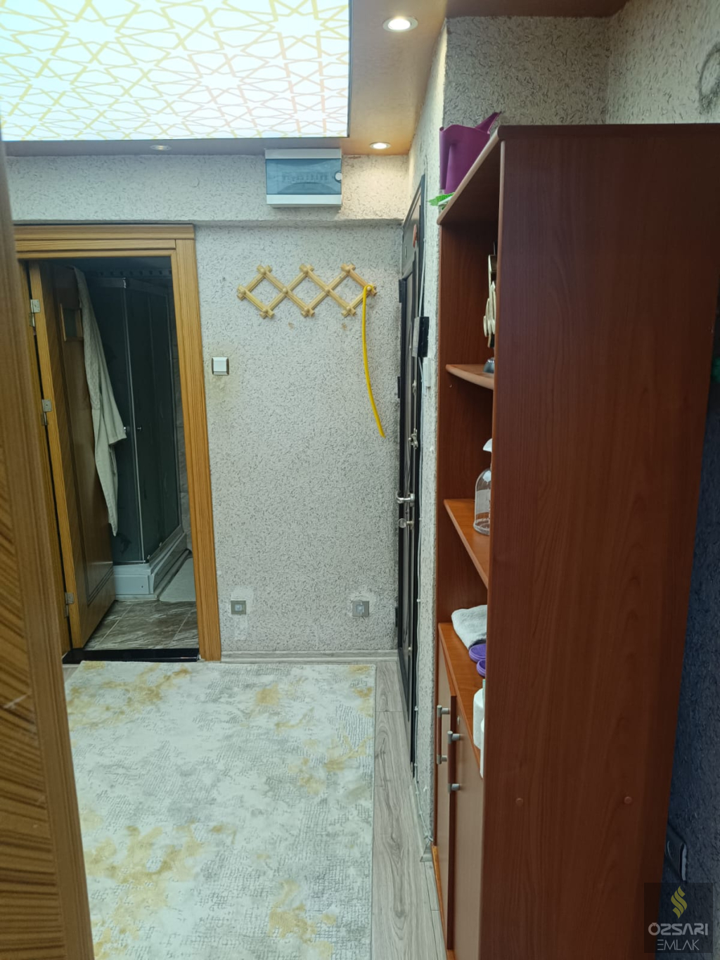 BORNOVA FATİH SULTAN MEHMET CADDESİNDE FULL YAPILI SATILIK DAİRE